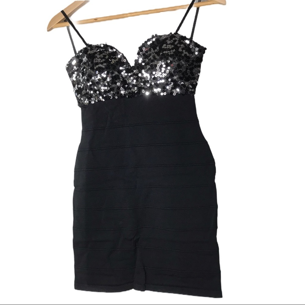 FREDRICKS OF HOLLYWOOD Sequined Form Fitting Strapless Dress S